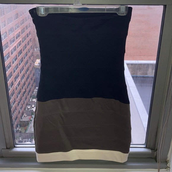 Cache Colorblock Strapless Dress - Picture 2 of 3